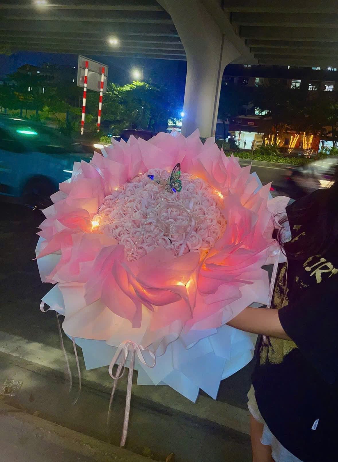 công chúa hồng sáp 120 bông